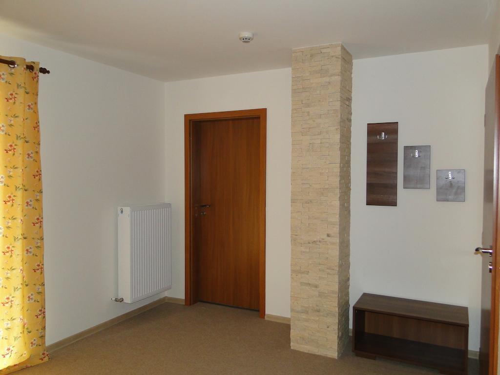 Dorf Haus Valiug Hotel Habitación foto