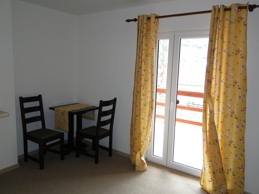 Dorf Haus Valiug Hotel Habitación foto